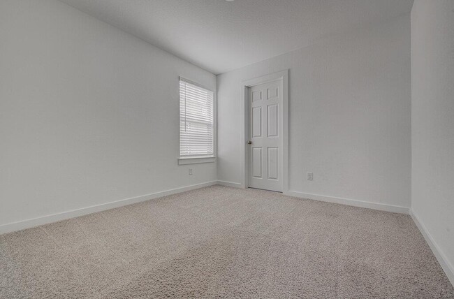 Building Photo - 424 Bristlecone Bend