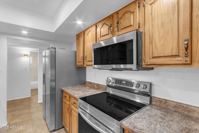 Building Photo - 517 E Hermosa Dr