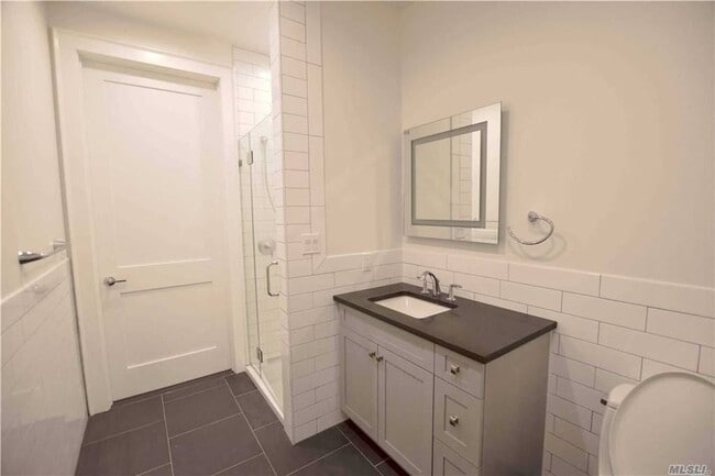 Building Photo - 35 Broadway