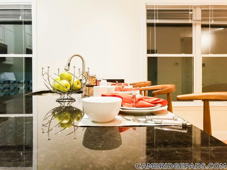 Building Photo - 15 Langdon St