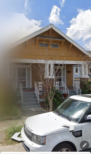 Primary Photo - 3220 Delachaise St