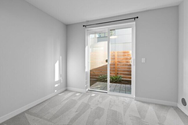 Building Photo - Stunning AIR CONDITIONED Alki Townhome w/ Rooftop Ocean View