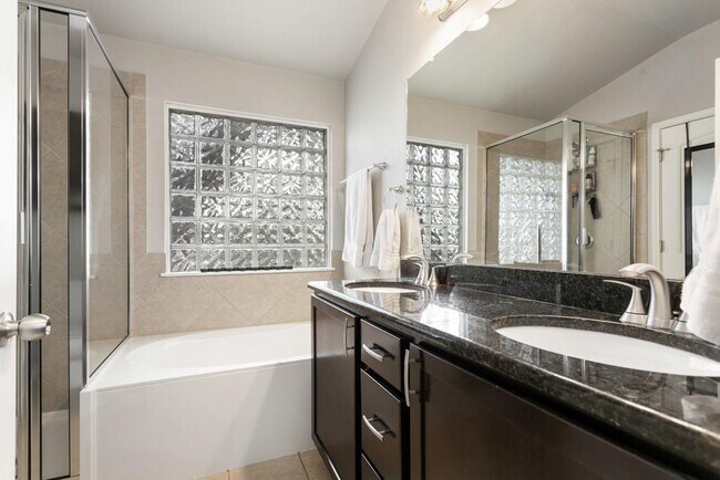 Building Photo - 11217 Persimmon Gap Dr