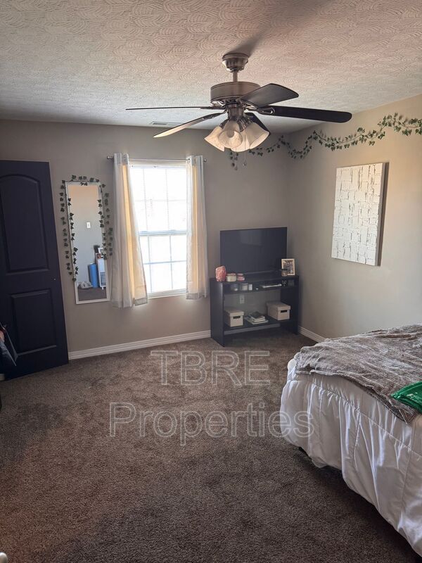 Building Photo - 1619 6th Ave