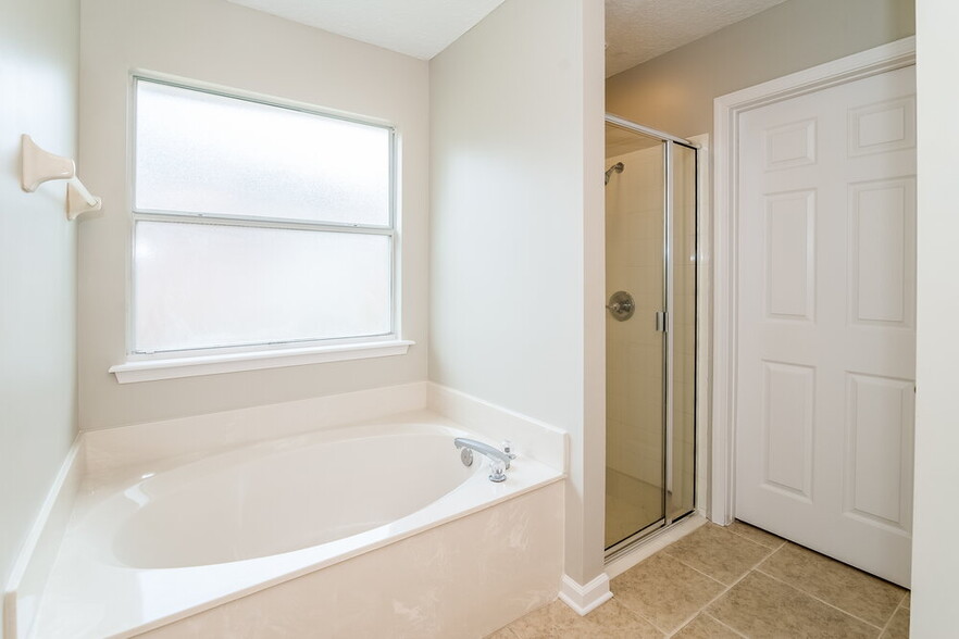 Building Photo - 2917 Thorncrest Dr