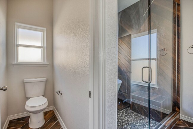 Building Photo - Eastside area for Short or Long Term Renta...