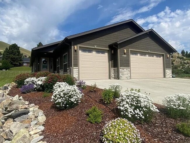 Building Photo - 4782 Hot Spgs Rd