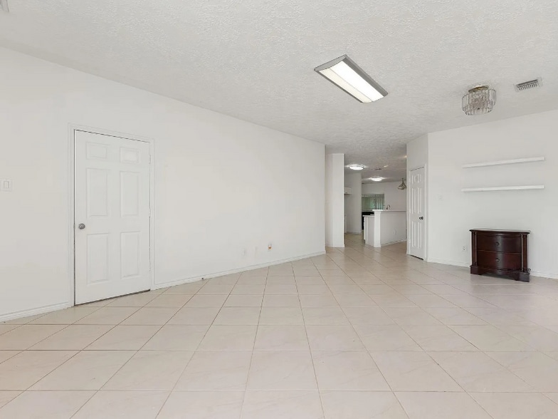 Building Photo - 13530 Carruth Ln