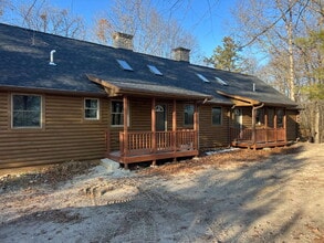 Building Photo - Lower 2BR unit