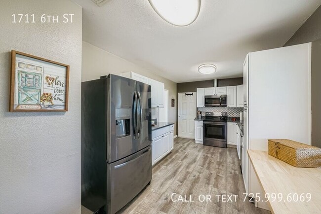 Building Photo - 1711 S 6th St