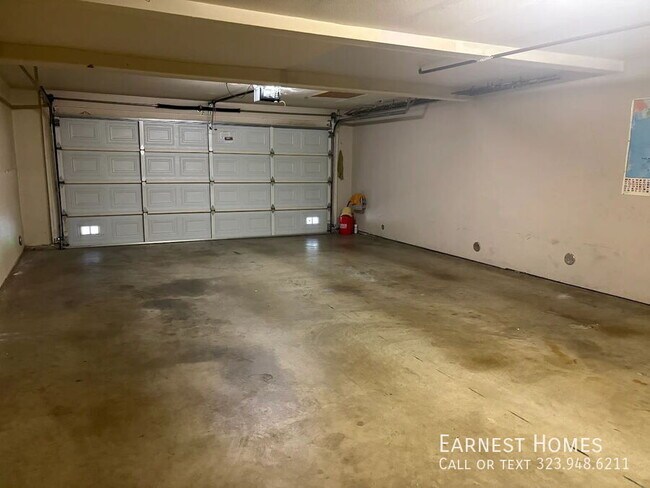Building Photo - 10220 De Soto Ave