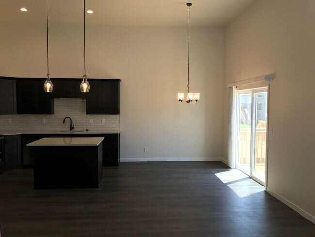 Building Photo - 2148 Allison Ln W
