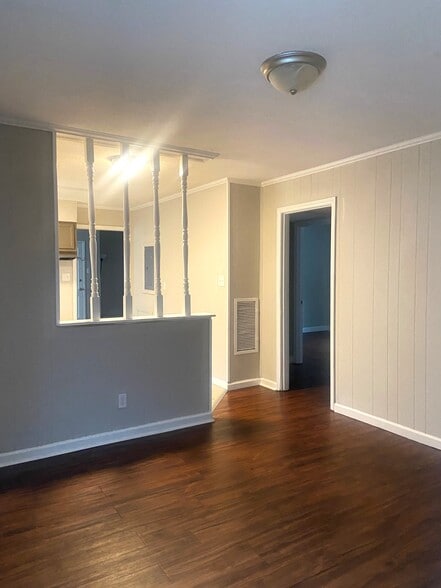 Building Photo - 921 Garywood Pl