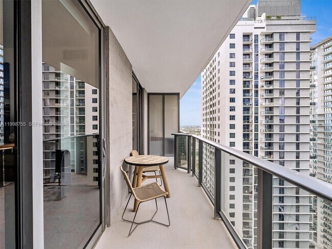 Building Photo - 45 SW 9th St