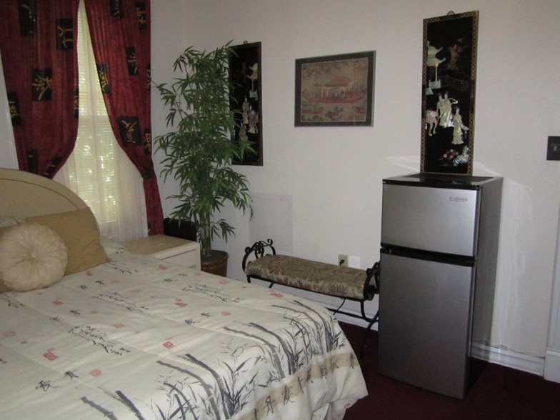 Building Photo - 4300 8th St NW