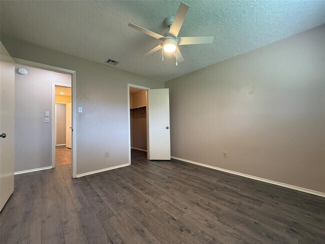 Building Photo - 19631 San Gabriel Dr