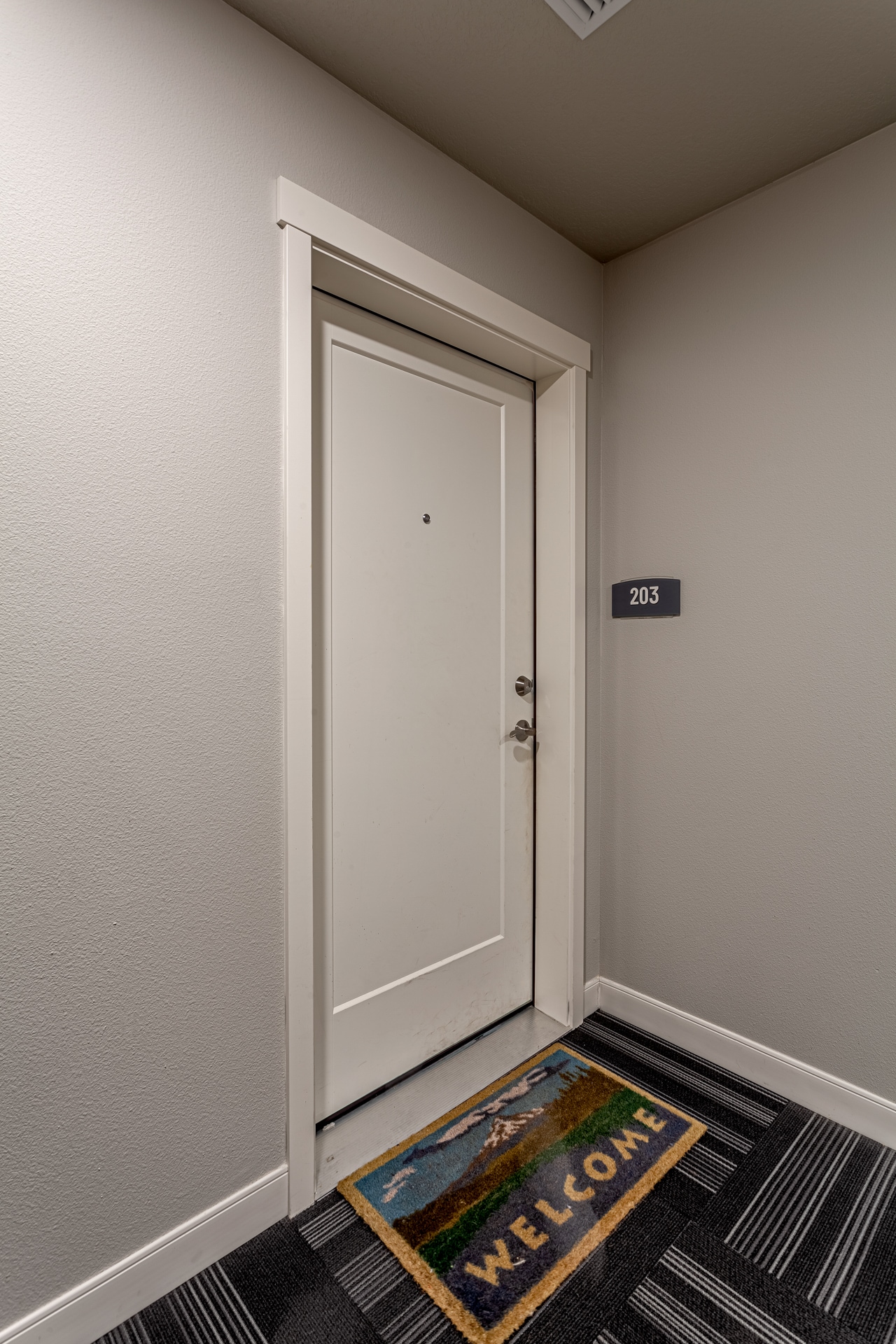 Building Photo - 16323 NW Chadwick Way