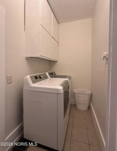 Building Photo - 320 W Lima St