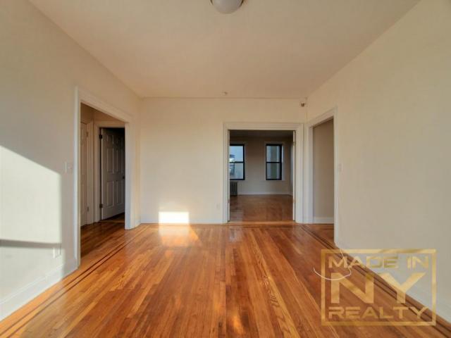 Building Photo - 2 bedroom in ASTORIA NY 11106