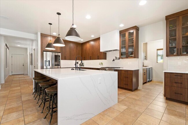 Building Photo - Resort Living in Desirable Eagle Idaho