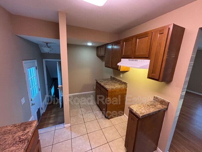 Building Photo - 348 Chase Ave