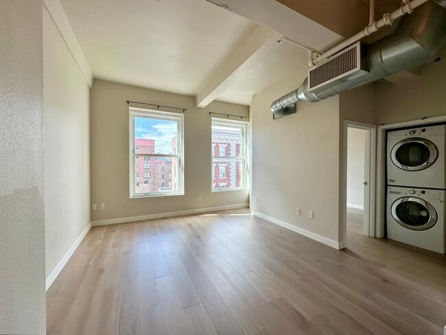 Primary Photo - Bright 1BR/1BA Condo in Downtown SF – Step...