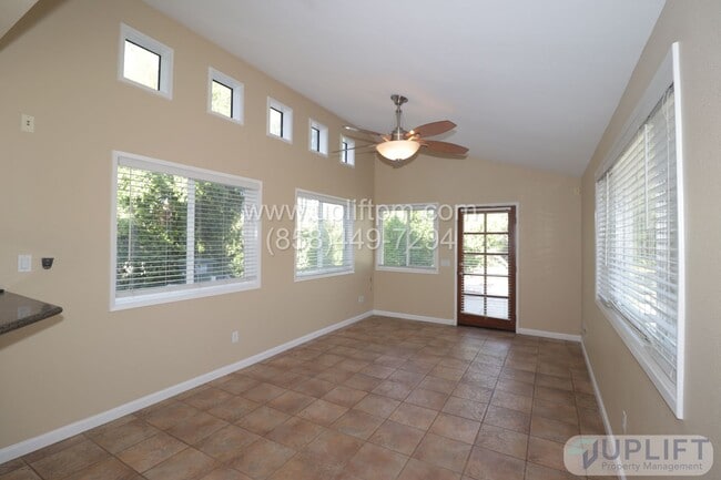 Building Photo - 3 bedroom 2.5 bathroom home in Ramona Coun...