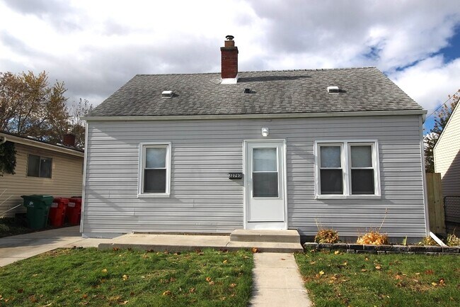 Primary Photo - 22793 Piper Ave