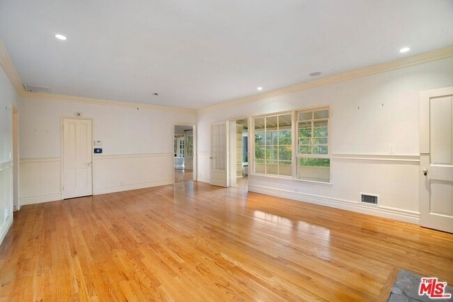 Building Photo - 3231 Coldwater Canyon Ln