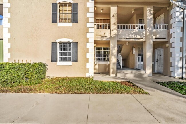 Building Photo - 2803 N Oakland Forest Dr