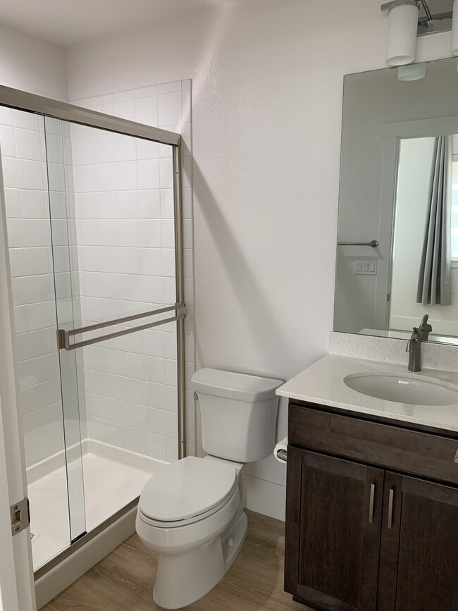 Building Photo - 525 Promenade Dr