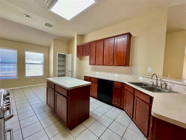 Building Photo - 1535 Silver Spur Dr