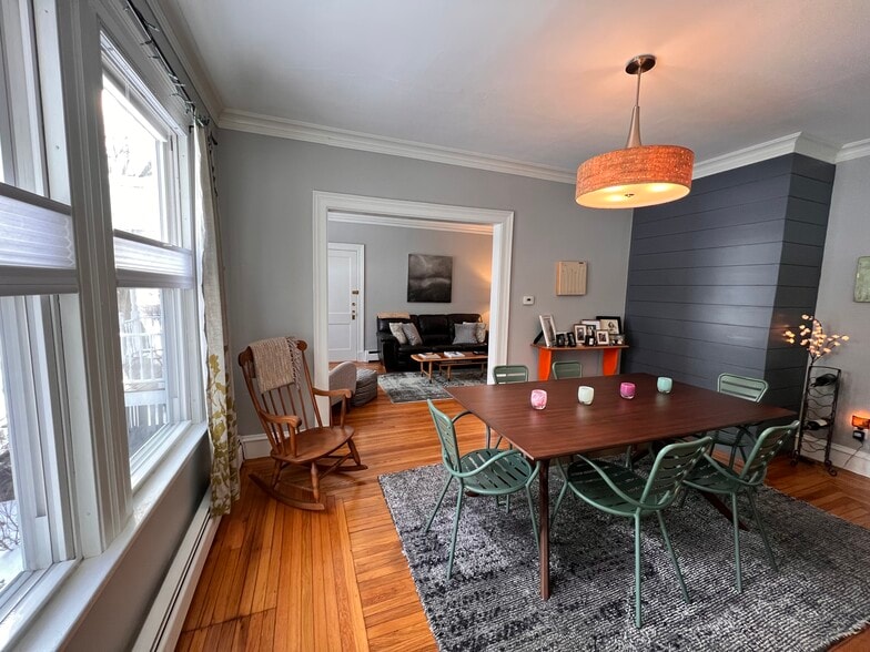 Building Photo - 450 Preble St