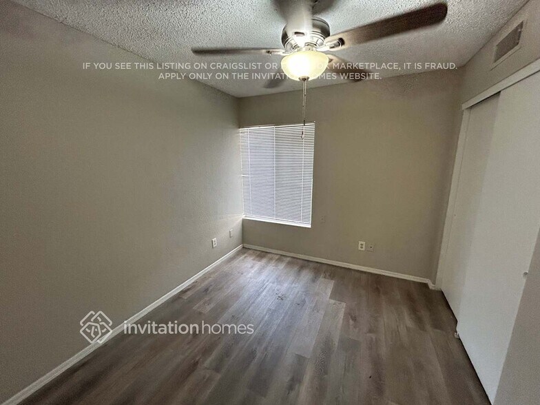 Building Photo - 7037 N 28th Dr