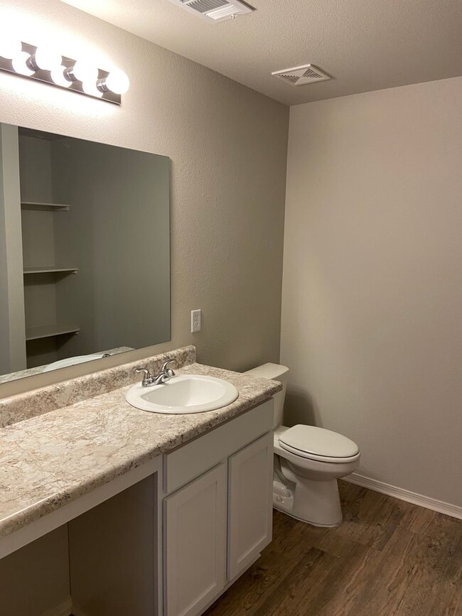 Building Photo - *Pre-leasing* Three Bedroom | Two Bathroom...