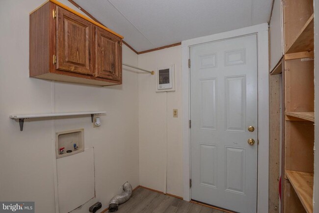 Building Photo - 126 Fabric Dr