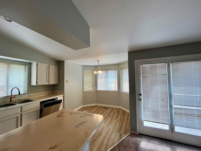 Building Photo - 10627 W Richey Dr