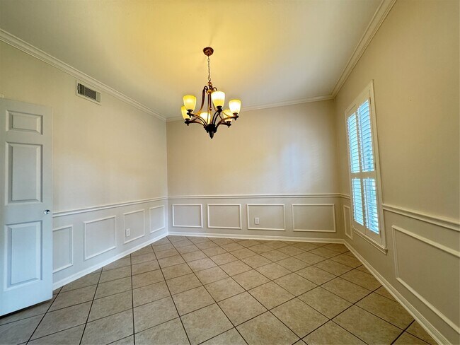 Building Photo - 6926 Hearthside Dr
