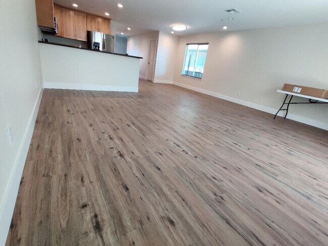 Building Photo - Two-level home located in Coffey Park!