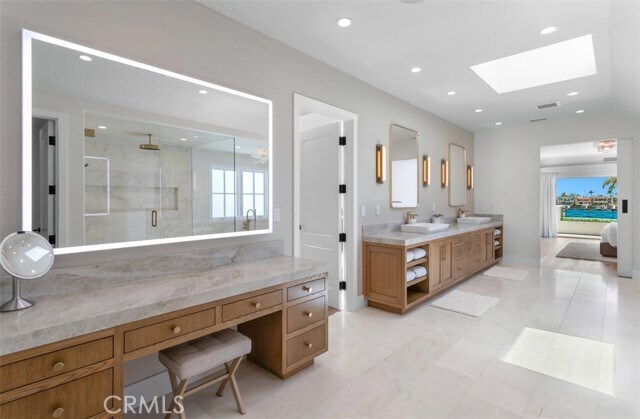 Building Photo - 2401 Bayshore Dr