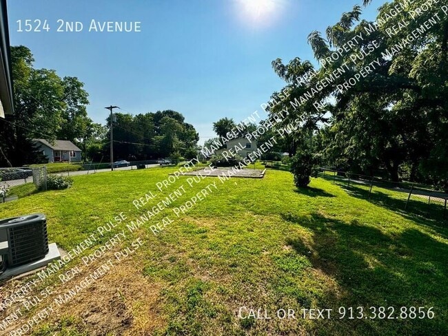 Building Photo - 1524 2nd Ave