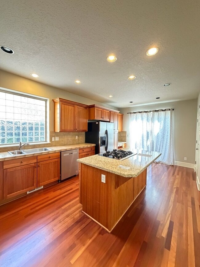 Building Photo - 17204 SW 136th Ave