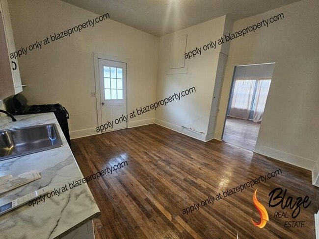 Building Photo - Your Versatile Space Awaits! 1 Bed, 1 Bath...