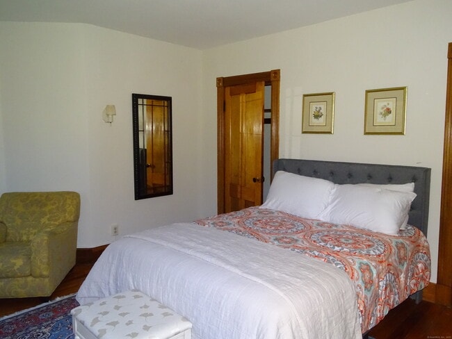 Building Photo - 101 S Main St