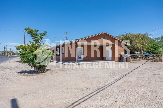 Building Photo - Great Home in the Heart of Eloy