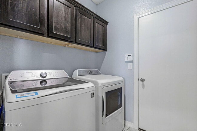 Building Photo - 4704 Marisabel Azcarate St