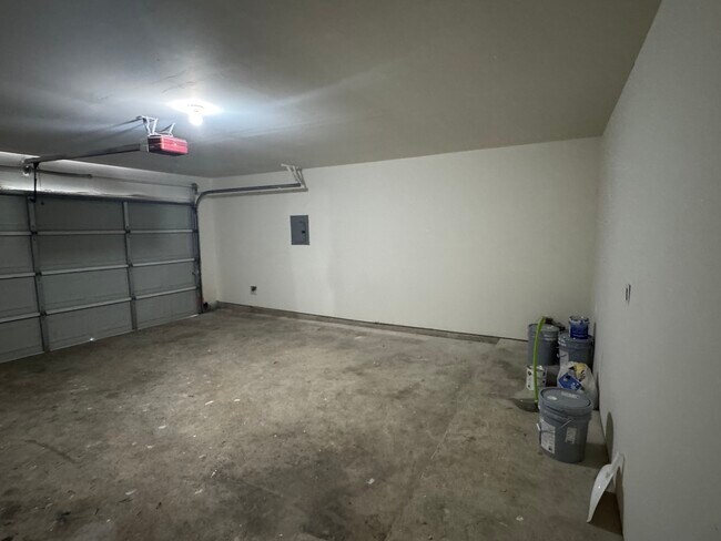 Building Photo - 21111 Woodland Green Dr