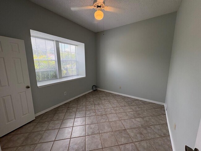Building Photo - 12604 Hunters Chase Dr