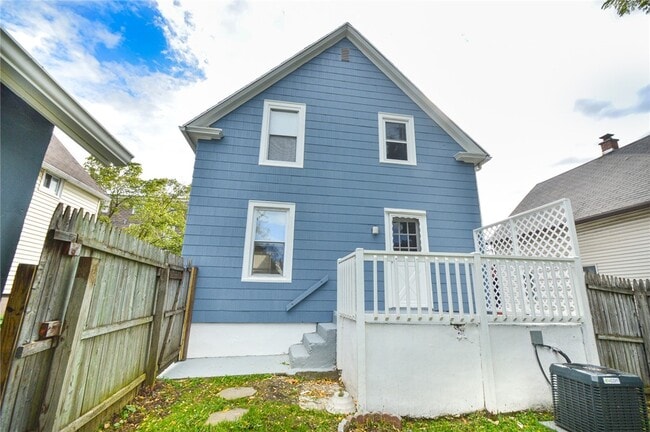 Building Photo - 144 Parce Ave