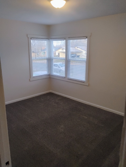 Building Photo - 380 E 100 N